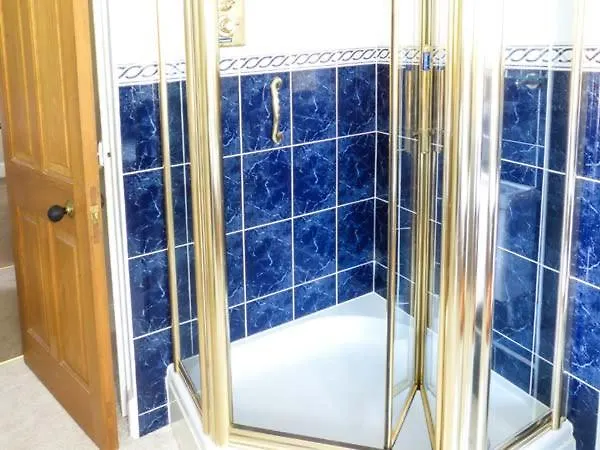 Gavel بيت للعطل